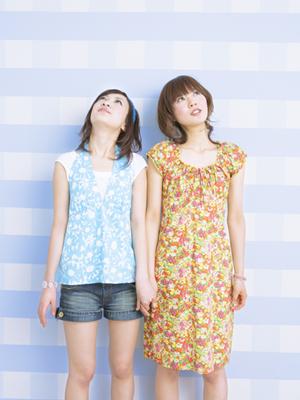 クリニック受付業務に必須！機能性とスタイルを兼ね備えたユニフォームを徹底解説